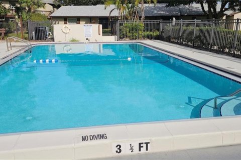 Condo in Clearwater, Florida, 1 bedroom  № 1806948 - photo 16