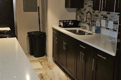 Condo in Clearwater, Florida, 1 bedroom  № 1806948 - photo 3