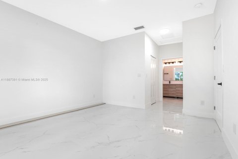 Casa en venta en Dania Beach, Florida, 3 dormitorios № 1933090 - foto 21