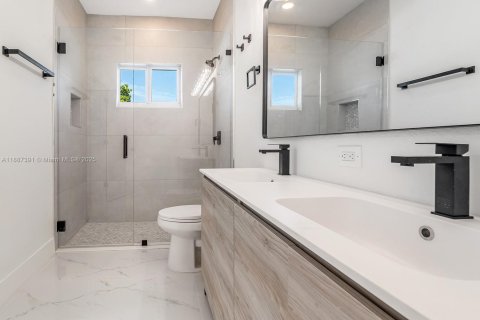 House in Dania Beach, Florida 3 bedrooms № 1933090 - photo 25