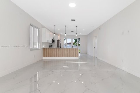 Casa en venta en Dania Beach, Florida, 3 dormitorios № 1933090 - foto 7