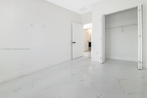 House in Dania Beach, Florida 3 bedrooms № 1933090 - photo 28