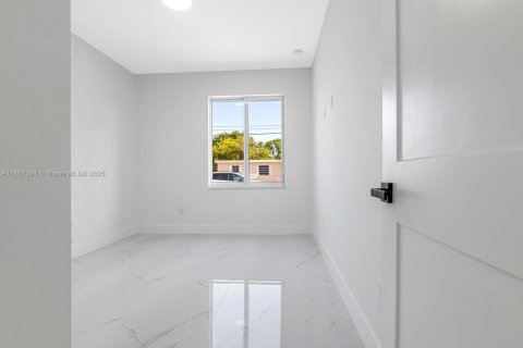 House in Dania Beach, Florida 3 bedrooms № 1933090 - photo 29