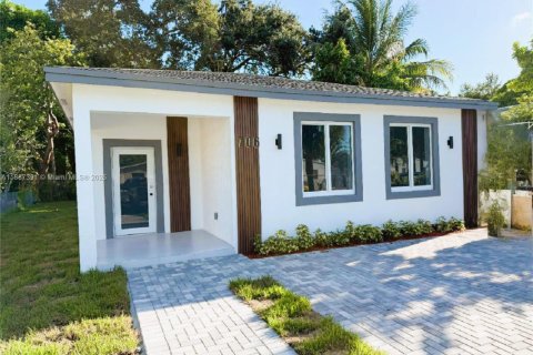 Casa en venta en Dania Beach, Florida, 3 dormitorios № 1933090 - foto 2