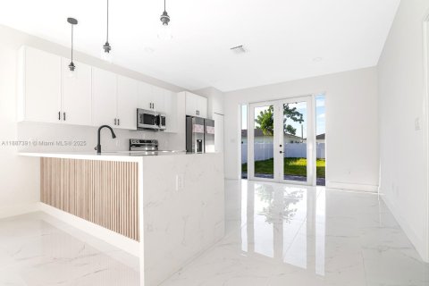 Villa ou maison à vendre à Dania Beach, Floride: 3 chambres № 1933090 - photo 13