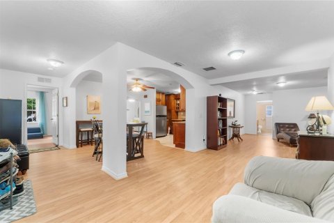 Villa ou maison à vendre à Saint Petersburg, Floride: 4 chambres, 183.39 m2 № 2232849 - photo 11