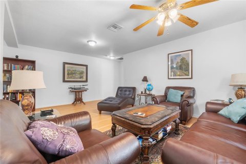 Villa ou maison à vendre à Saint Petersburg, Floride: 4 chambres, 183.39 m2 № 2232849 - photo 13