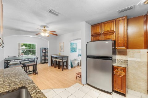 Villa ou maison à vendre à Saint Petersburg, Floride: 4 chambres, 183.39 m2 № 2232849 - photo 18