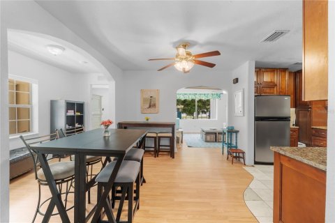 Villa ou maison à vendre à Saint Petersburg, Floride: 4 chambres, 183.39 m2 № 2232849 - photo 8