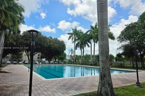 Condo in Miami, Florida, 1 bedroom  № 2060811 - photo 30
