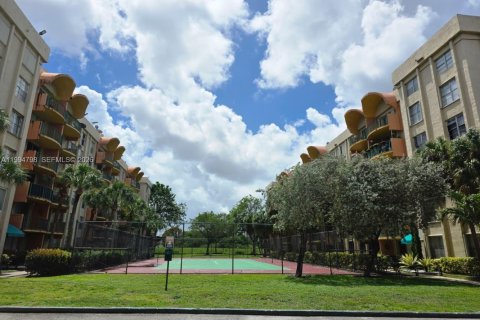 Condo in Miami, Florida, 1 bedroom  № 2060811 - photo 28