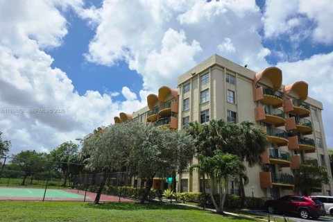 Condo in Miami, Florida, 1 bedroom  № 2060811 - photo 23