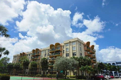Condo in Miami, Florida, 1 bedroom  № 2060811 - photo 25