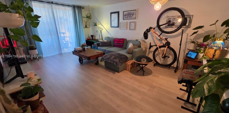 Condo in Miami, Florida, 1 bedroom  № 2060811