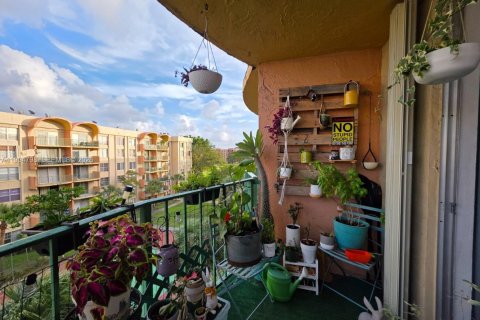 Condo in Miami, Florida, 1 bedroom  № 2060811 - photo 19