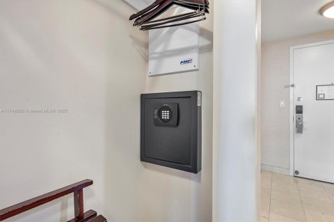 Copropriété à vendre à Sunny Isles Beach, Floride: 61.69 m2 № 1985200 - photo 23