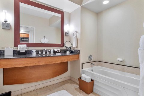 Copropriété à vendre à Sunny Isles Beach, Floride: 61.69 m2 № 1985200 - photo 19