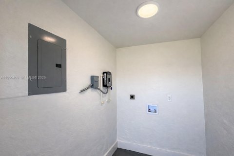 Casa en venta en Miami, Florida, 3 dormitorios, 85.47 m2 № 2057811 - foto 19