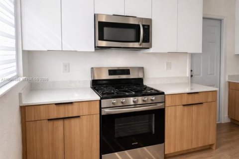 Casa en venta en Miami, Florida, 3 dormitorios, 85.47 m2 № 2057811 - foto 6