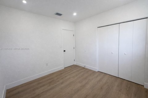 Casa en venta en Miami, Florida, 3 dormitorios, 85.47 m2 № 2057811 - foto 17