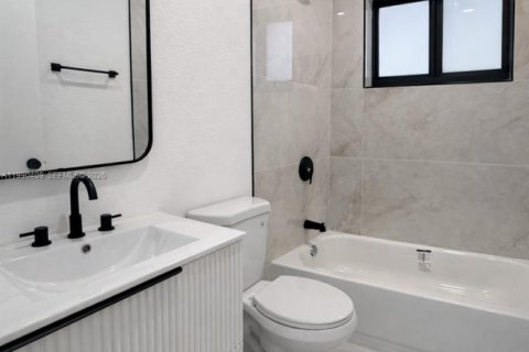 Casa en venta en Miami, Florida, 3 dormitorios, 85.47 m2 № 2057811 - foto 7