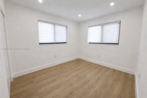 Casa en venta en Miami, Florida, 3 dormitorios, 85.47 m2 № 2057811 - foto 13