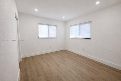 Casa en venta en Miami, Florida, 3 dormitorios, 85.47 m2 № 2057811 - foto 16