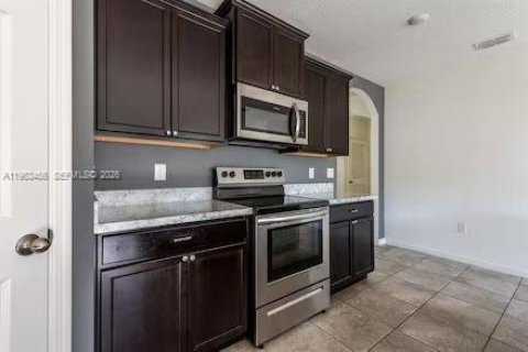 Снять в аренду виллу или дом в Порт-Сент-Луси, Флорида 4 спальни, 181.62м2, № 2025318 - фото 5