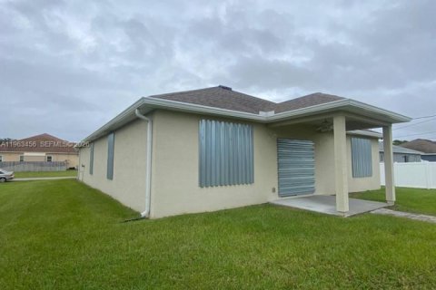 Снять в аренду виллу или дом в Порт-Сент-Луси, Флорида 4 спальни, 181.62м2, № 2025318 - фото 2