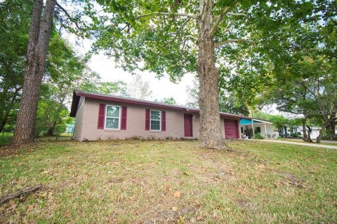 Villa ou maison à Brooksville, Floride 3 chambres, 101.45 m2 № 2093522