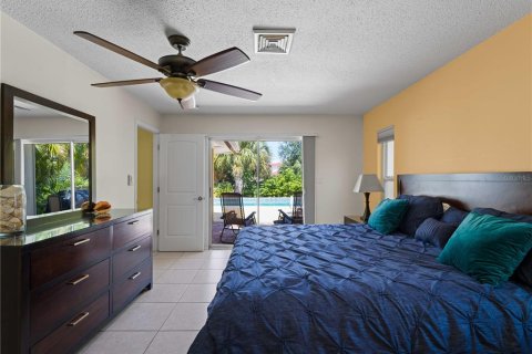 House in Venice, Florida 3 bedrooms, 173.91 sq.m. № 2108394 - photo 16