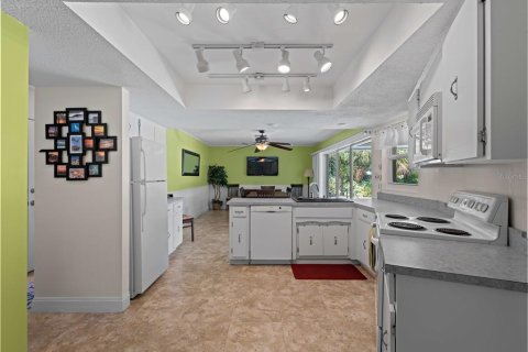 House in Venice, Florida 3 bedrooms, 173.91 sq.m. № 2108394 - photo 7