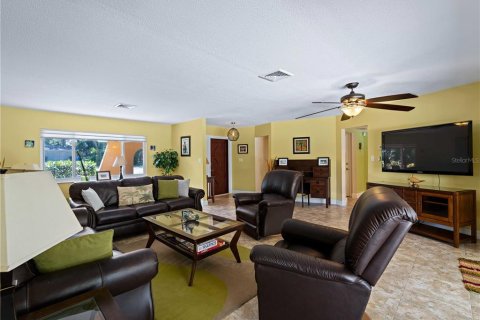 House in Venice, Florida 3 bedrooms, 173.91 sq.m. № 2108394 - photo 11