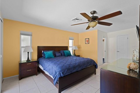 House in Venice, Florida 3 bedrooms, 173.91 sq.m. № 2108394 - photo 17