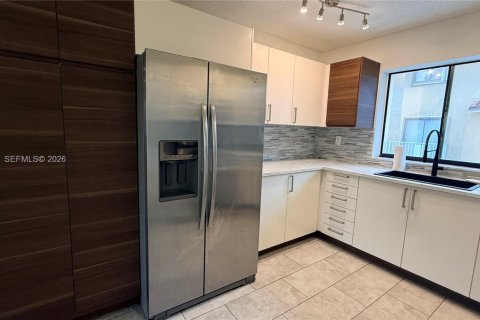 Appartement à louer à Hialeah, Floride: 2 chambres, 70.14 m2 № 2366416 - photo 4