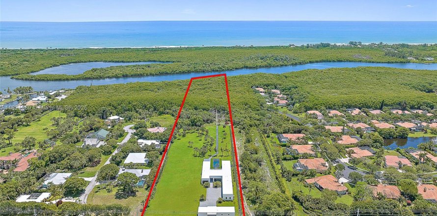 House in Hobe Sound, Florida 4 bedrooms, 592.53 sq.m. № 1790262