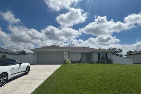 Villa ou maison à Port Charlotte, Floride 3 chambres, 119.29 m2 № 2389259