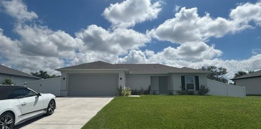 Villa ou maison à Port Charlotte, Floride 3 chambres, 119.29 m2 № 2389259
