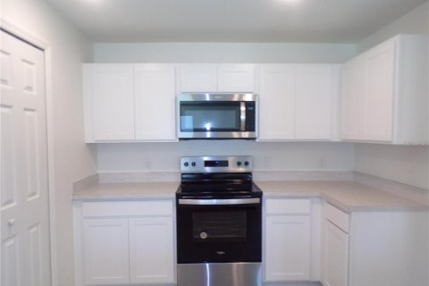 Villa ou maison à louer à Port Charlotte, Floride: 3 chambres, 119.29 m2 № 2389259 - photo 5