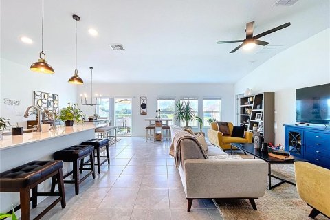 Casa en alquiler en Eagle Lake, Florida, 4 dormitorios, 181.62 m2 № 1915598 - foto 10