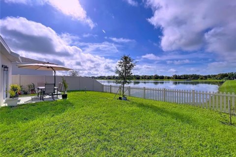 Casa en alquiler en Eagle Lake, Florida, 4 dormitorios, 181.62 m2 № 1915598 - foto 2