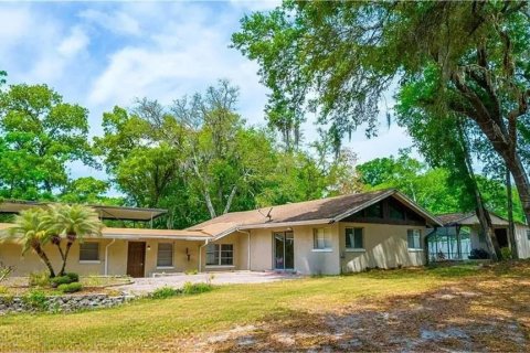 House in Lake Mary, Florida 3 bedrooms, 166.85 sq.m. № 1791599 - photo 1