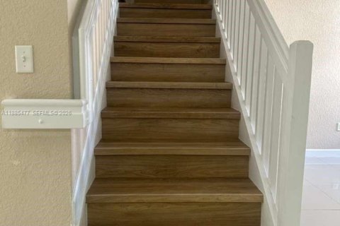 Adosado en alquiler en Miami, Florida, 3 dormitorios, 161.93 m2 № 2059889 - foto 8