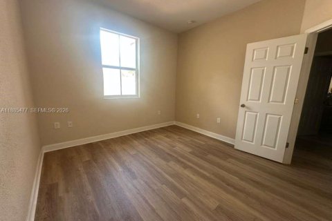 Adosado en alquiler en Miami, Florida, 3 dormitorios, 161.93 m2 № 2059889 - foto 9