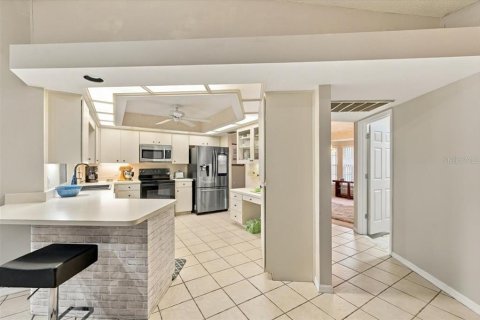 House in Lakeland, Florida 4 bedrooms, 259.66 sq.m. № 2405413 - photo 9