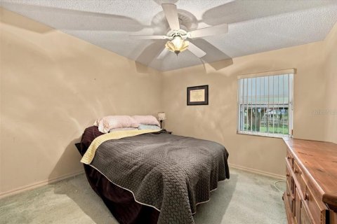 House in Lakeland, Florida 4 bedrooms, 259.66 sq.m. № 2405413 - photo 25