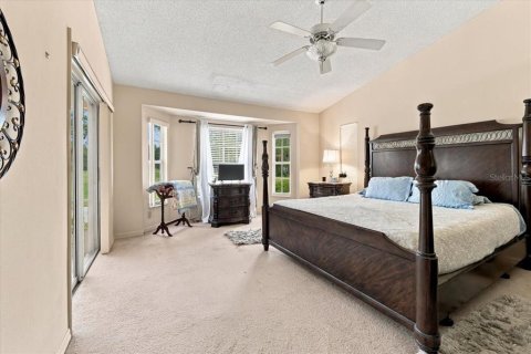 House in Lakeland, Florida 4 bedrooms, 259.66 sq.m. № 2405413 - photo 18