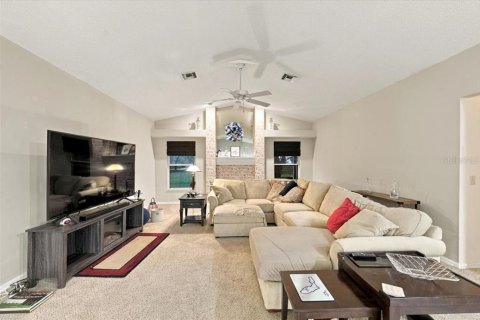 House in Lakeland, Florida 4 bedrooms, 259.66 sq.m. № 2405413 - photo 15