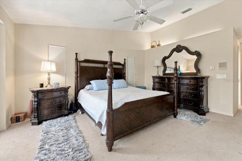 House in Lakeland, Florida 4 bedrooms, 259.66 sq.m. № 2405413 - photo 19