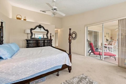 House in Lakeland, Florida 4 bedrooms, 259.66 sq.m. № 2405413 - photo 20